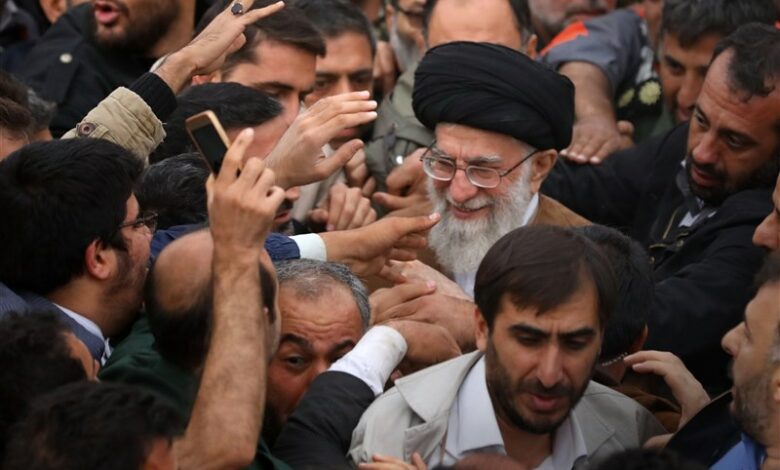 روایتی از ارتباط نزدیک رهبر انقلاب با مردم و اصرار بر آن