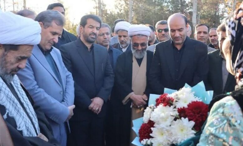 سفر یکروزه استاندار به نهاوند/کلنگ‌زنی بزرگترین شهربازی