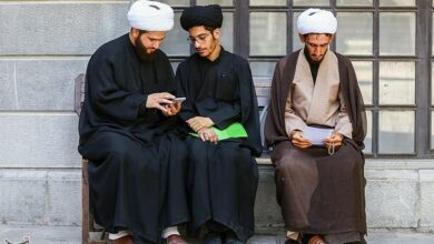 طلاب باید به علوم اسلامی تسلط کاملی داشته باشند