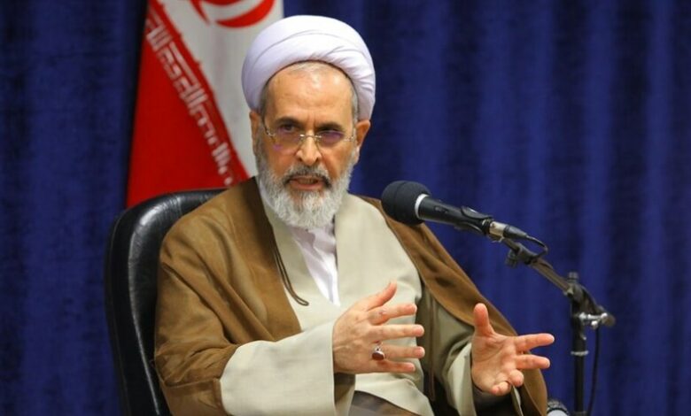 مهم‌ترین مأموریت روحانیت در مسجد و منبر اجرا می‌شود