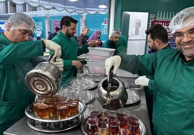 میهمان دزفولی‌ها در چایخانه بهشت رضا(ع)