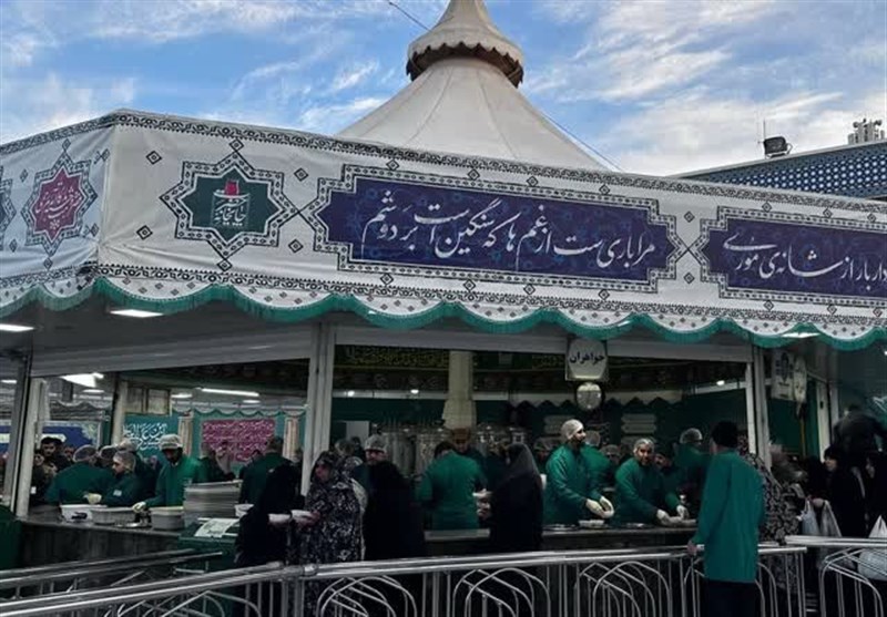 میهمان دزفولی‌ها در چایخانه بهشت رضا(ع)