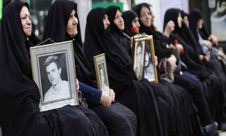 _همسران_ _و_ _مادران_ _شهداء_ _در_ _شیراز_ _تکریم_ _شدند_