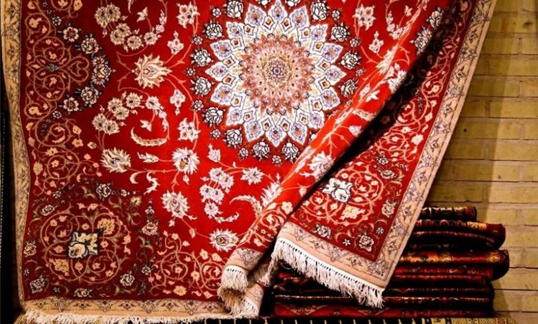 پرداخت ماهانه 2 میلیون تومان از حق بیمه قالیبافان توسط دولت
