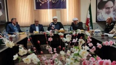 پورخاقان‌: کولبران قاچاقچی نیستند/ گذرگاه‌ رسمی ایجاد کنیم