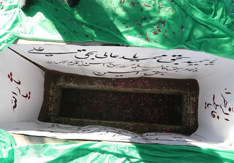 پیکر شهید گمنام 17 ساله در دانشگاه فرهنگیان آرام گرفت