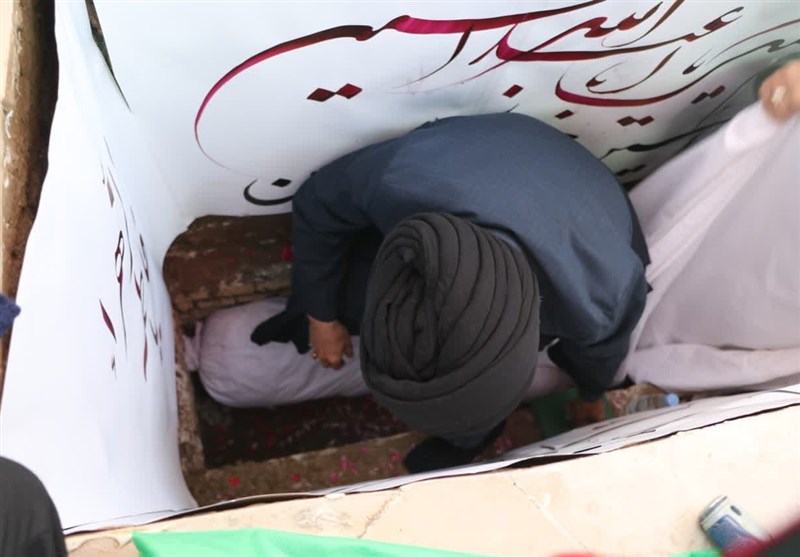 پیکر شهید گمنام 17 ساله در دانشگاه فرهنگیان آرام گرفت