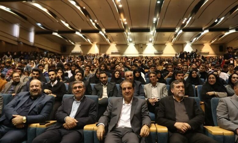 گفت‌وگوی چالشی دانشجویان دانشگاه ایلام با مسئولان