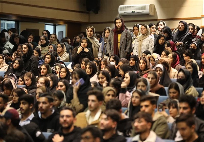 گفت‌وگوی چالشی دانشجویان دانشگاه ایلام با مسئولان