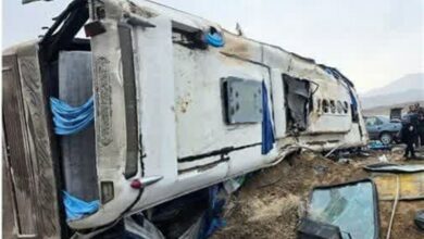 18 مصدوم در حادثه واژگونی اتوبوس در محور حاجی‌آباد بیرجند