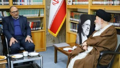 آیت‌الله علم‌الهدی: کارفرمایان به‌ حقوق کارگران توجه کنند