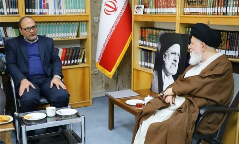 آیت‌الله علم‌الهدی: کارفرمایان به‌ حقوق کارگران توجه کنند