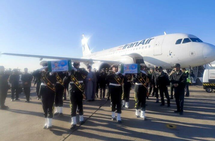 استقبال از پیکر سربازان شهید مدافع وطن در فرودگاه شیراز