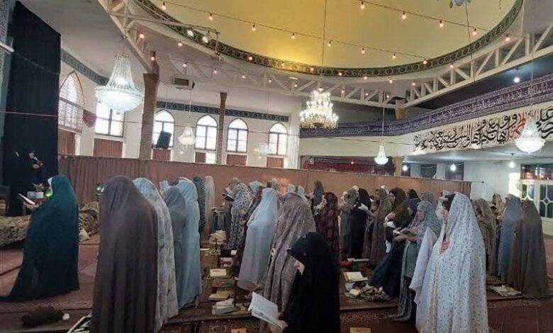 استقبال پرشور بانوان آران و بیدگلی از اعتکاف+فیلم