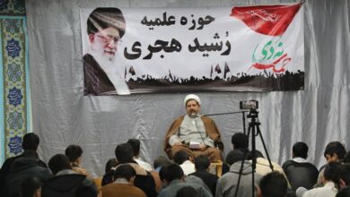 افراط و تفریط در مواجهه با فضای مجازی نادرست است