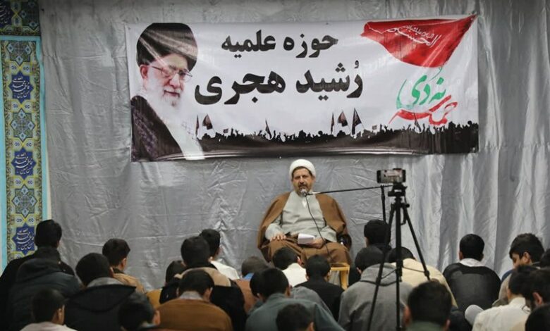 افراط و تفریط در مواجهه با فضای مجازی نادرست است