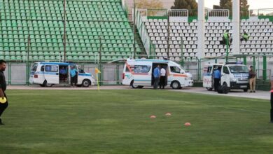 بازی ذوب‌آهن و نساجی زیر بارش شدید برف