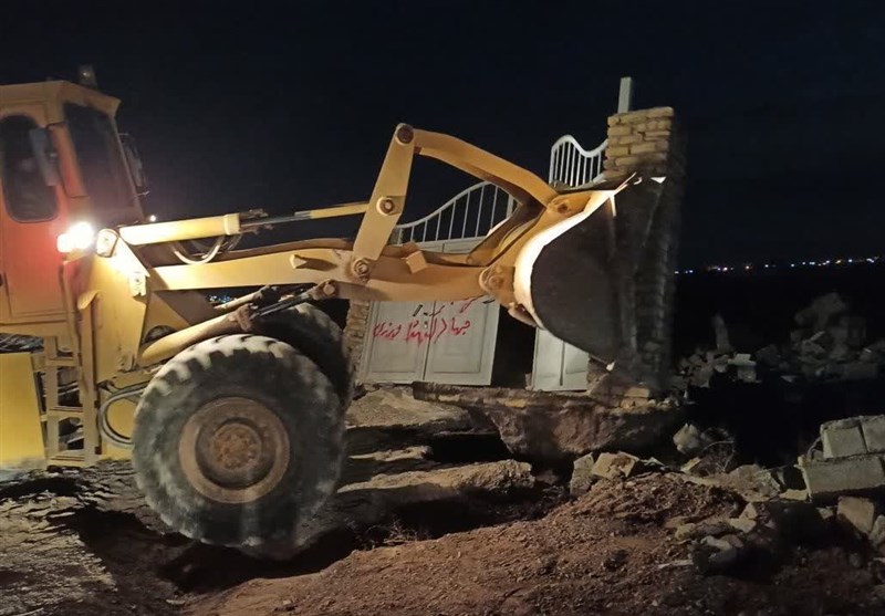 تخریب 11 فقره ساخت‌وساز غیرمجاز در اراضی کشاورزی گناباد