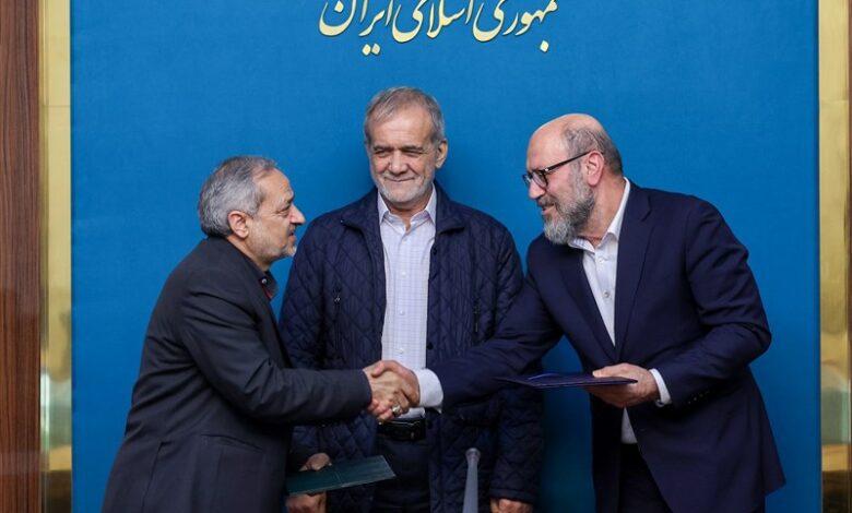 تفاهمنامه دولت و بنیاد مستضعفان برای ساخت 2000 کلاس درس