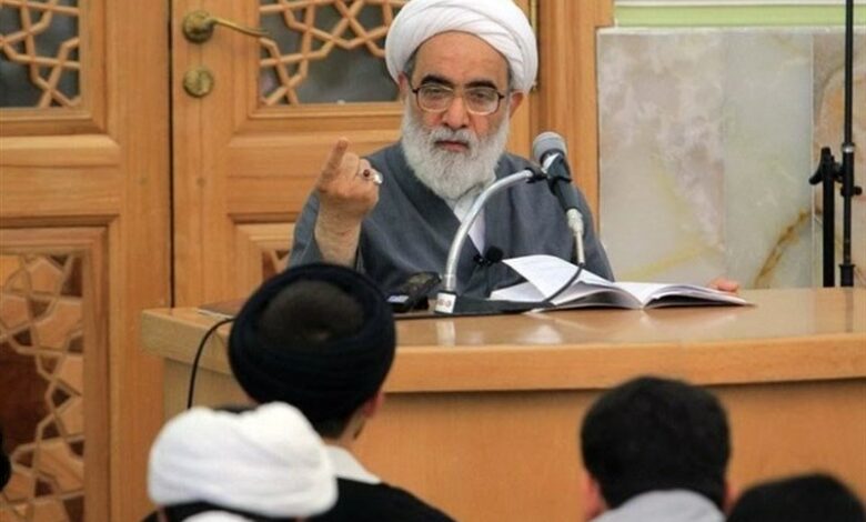 حوزه‌های علمیه پاسخ سئوالات مردم را بدهند