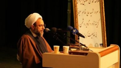 دانشمندان در برابر انقلاب ایران انگشت به دهان مانده‌اند