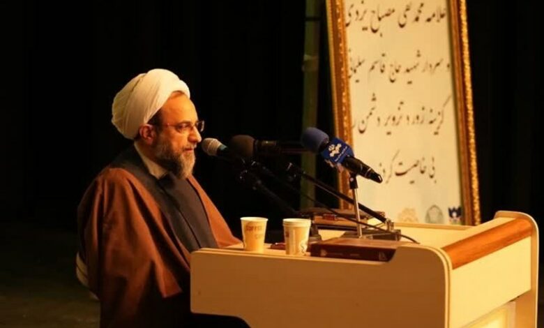 دانشمندان در برابر انقلاب ایران انگشت به دهان مانده‌اند