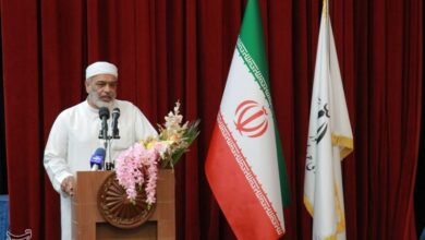 دانشگاه هرمزگان رشته‌های مورد نیاز منطقه را آموزش دهد