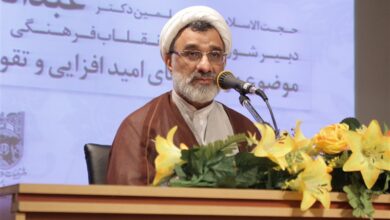 دانشگاه و محققان برای حل مسائل حکمرانی نسخه تجویز کنند