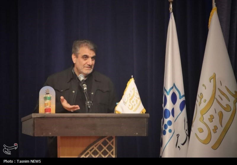 درک قیام عاشورا راه مقابله با بحران‌های امروزی است