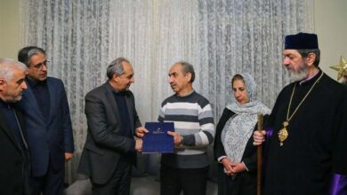 دیدار استاندار آذربایجان‌شرقی با 3 خانواده شهید ارامنه تبریز