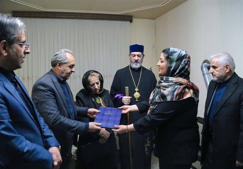 دیدار استاندار آذربایجان‌شرقی با 3 خانواده شهید ارامنه تبریز