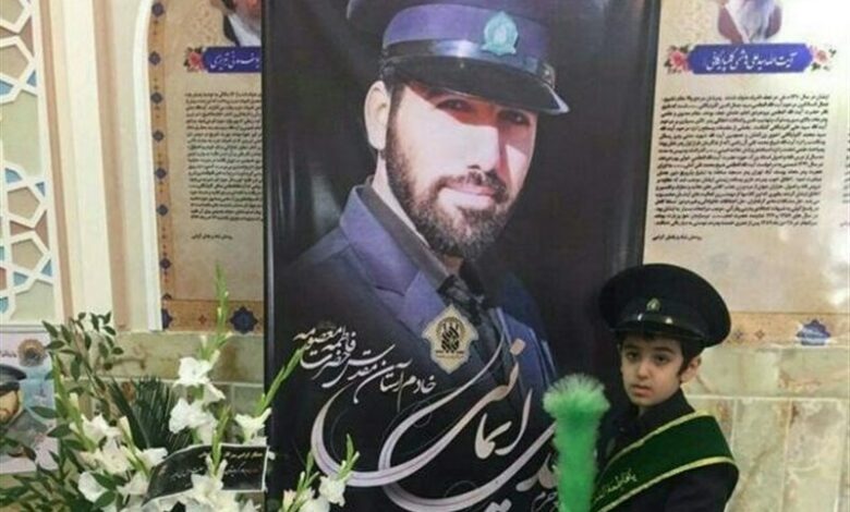 رونمایی از کتاب کنج حرم؛ روایت زندگی شهید مدافع حرم "ایمانی"