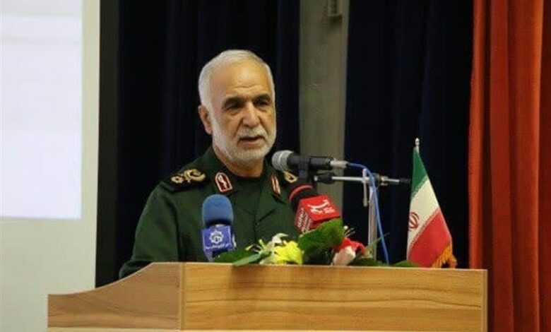شهید سلیمانی به ما یاد داد در خاکریز اول با دشمن بجنگیم
