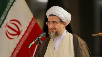 عنایات و الهامات الهی همراه شاعران آئینی بوده است