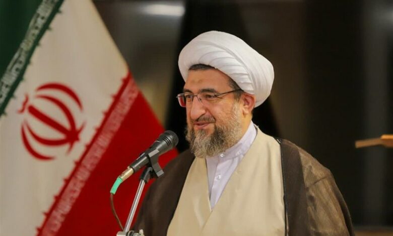 عنایات و الهامات الهی همراه شاعران آئینی بوده است