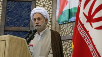 مسئولان فارس پای کار بیایند تا مشکلات مردم حل شود