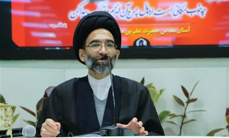 معتکفین با صحیفه سجادیه مانوس شوند