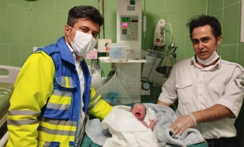 نجات جان مادر و نوزاد تازه متولد شده در البرز