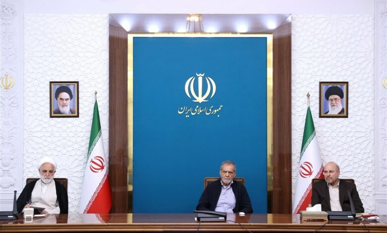 نشست سران قوا با موضوع مدیریت بازار ارز