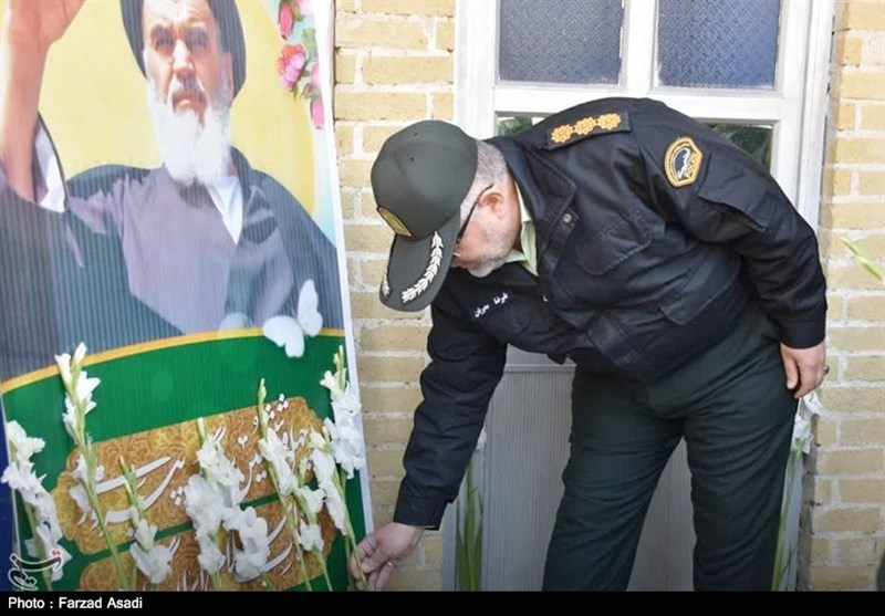 گلباران حجره طلبگی امام خمینی(ره) در اراک