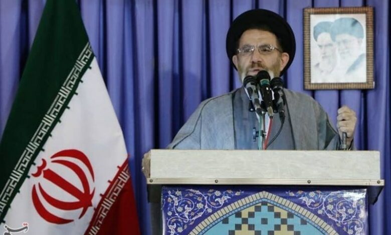 امام جمعه خرم‌آباد: دولت برای کنترل قیمت‌ها کاری کند
