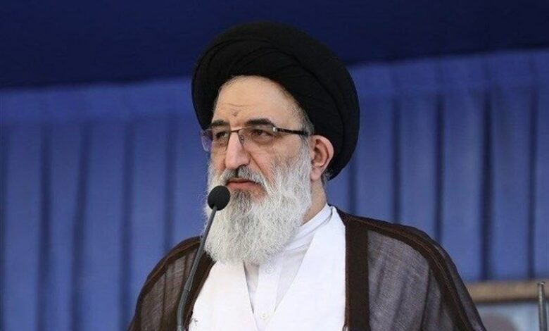 امام جمعه کرج: ایران به مذاکره با آمریکا احتیاج ندارد