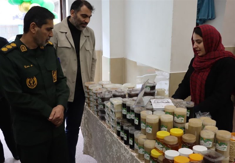 بسیج و سپاه چراغ نمایشگاه‌های فروش بهاره را روشن کردند