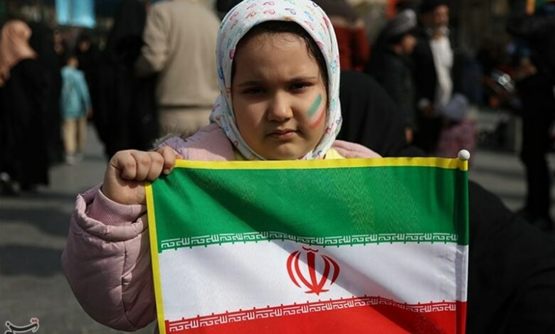 جشن انقلاب در سرزمین برادری/ سرما حریف گلستانی‌ها نشد