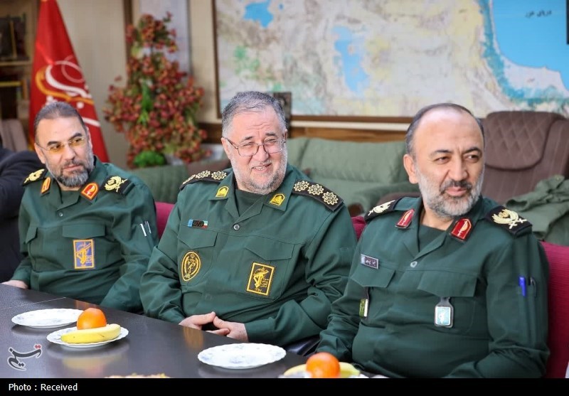 دیدار فرماندهان سپاه عاشورا با امام جمعه تبریز + تصاویر
