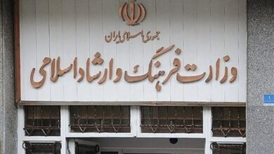 سیاسی‌کاری در حوزه فرهنگ و هنر ممنوع است