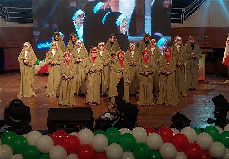 شور و نشاط وصف‌ناپذیر نوجوانان گیلانی در جشن سرود فجر