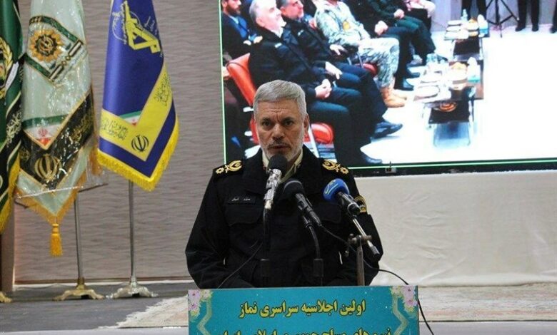 نیروهای مسلح پرچمدار ترویج و اقامه نماز هستند