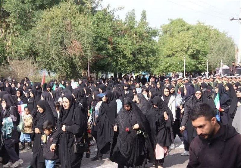 وداع باشکوه مردم گتوند با پیکر شهید بهرام پنجه ورزیدن