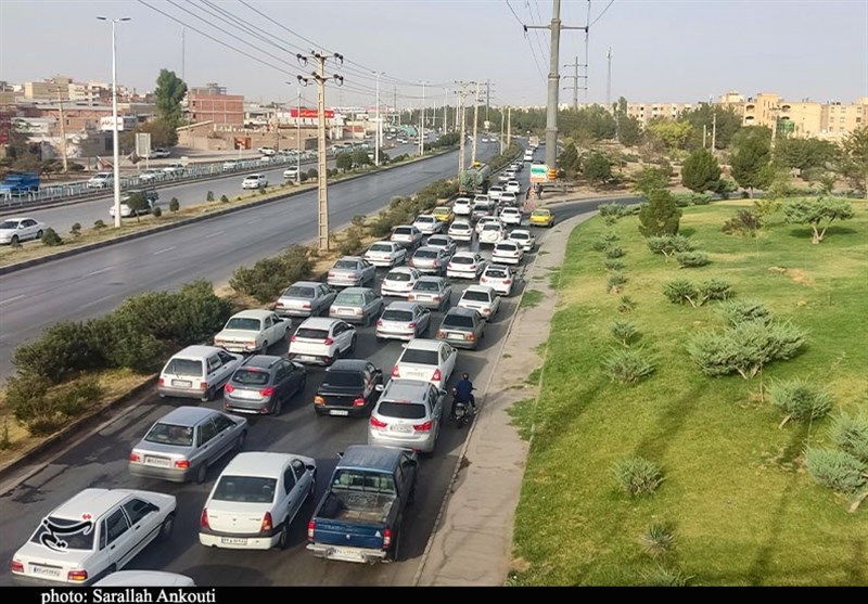 ترافیک سنگین در آزادراه ساوه-تهران/ تردد روان در محورهای شمالی